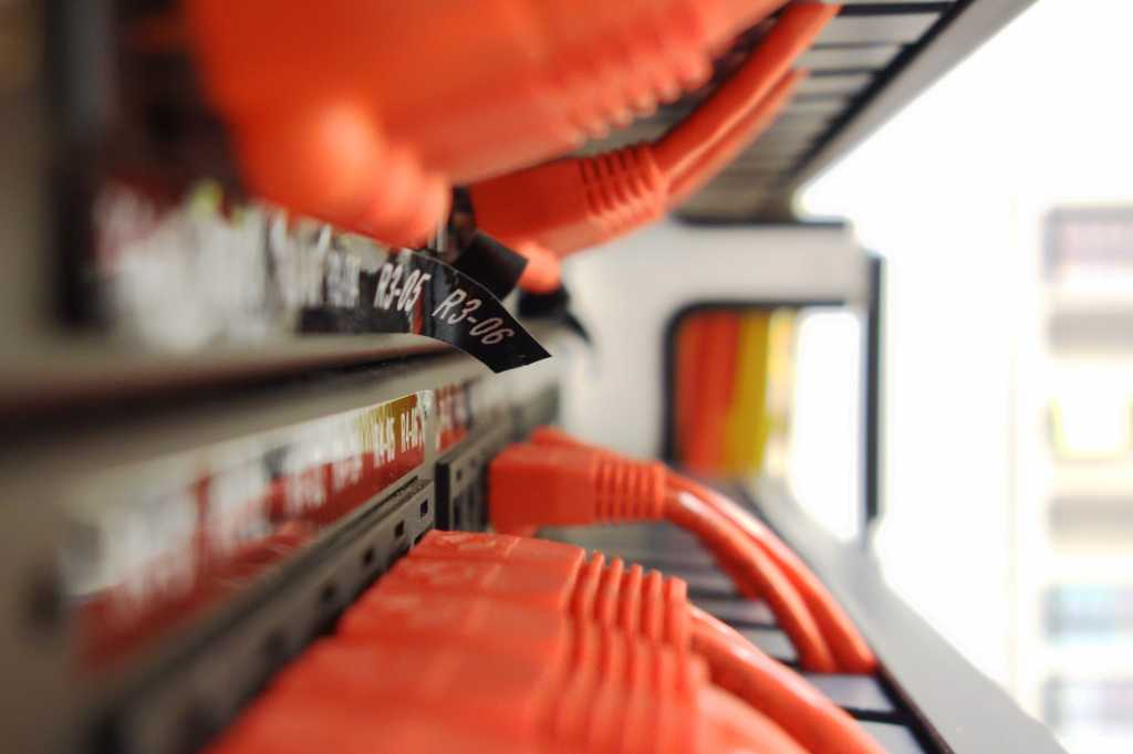 Consórcio Ethernet lança especificações de 800GbE